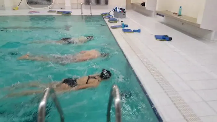 I Challenged My Swimming Class To Exit The Water Faster ...