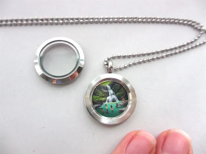 I Paint Adventure Portals That Fit Into Lockets And Compasses