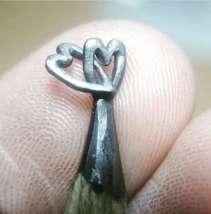 Incredible Sculptures On Top Of A Graphite Pencil
