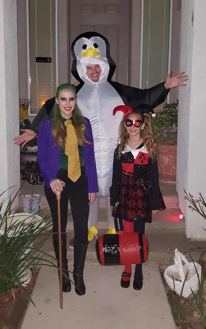 Creo que mi novio no lo entendió cuando le dije que tenía que ser El Pingüino