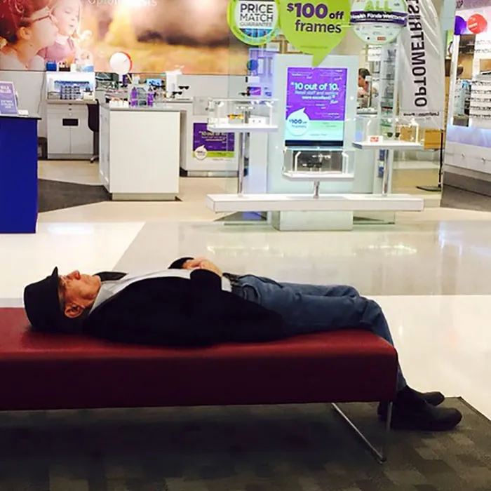 Funny-Miserable-Men-Shopping-Photos