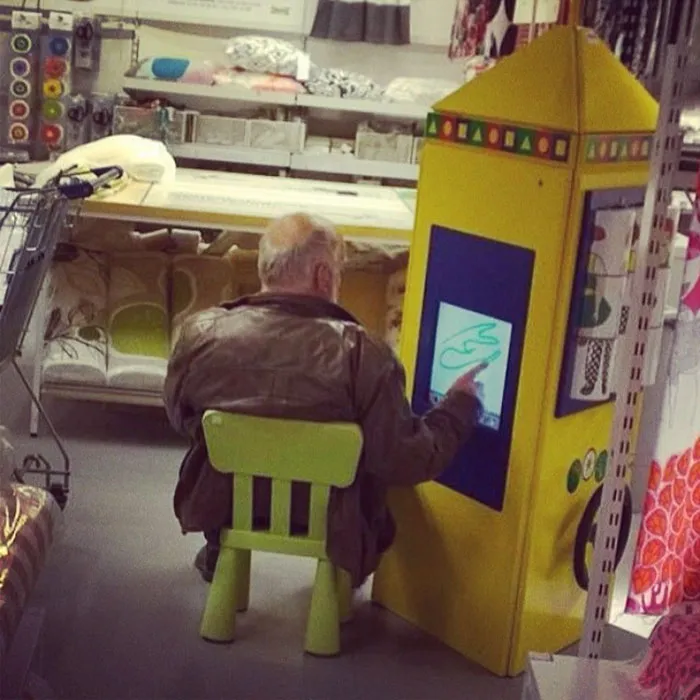 49 "Miserable Men" Hilariously Captured While Their Women Were Shopping