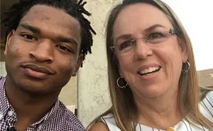 Grandma Who Accidentally Invited A Stranger To Thanksgiving Spends Third Thanksgiving With The Teen