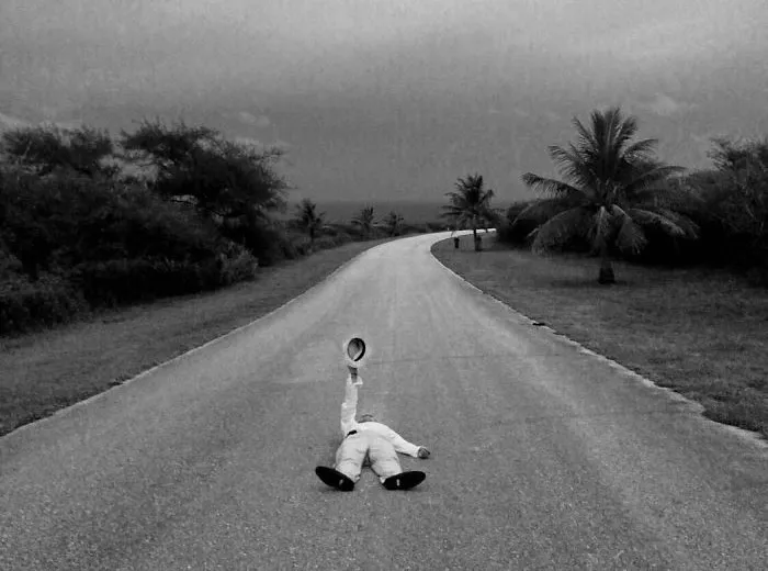 21 Minimalist Photos By BTS's V