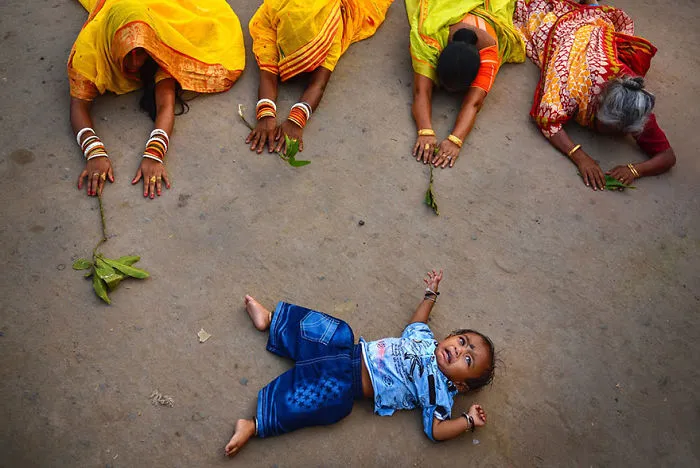 The Devotees,india (Honorouble Mention In Splash Of Colors Category)