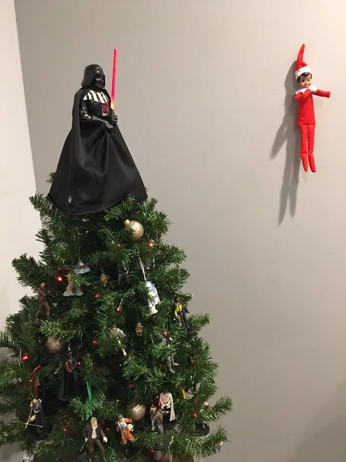 Este elfo estaba irritando a Darth Vader