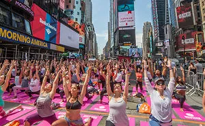 I Spent A Year Traveling The World And Photographing People Committed To The Yoga Lifestyle (New Pics)