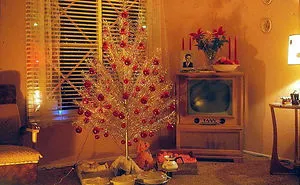 50 Photos Of Christmas Home Decor In The 1950s And 1960s Show How Much Things Have Changed