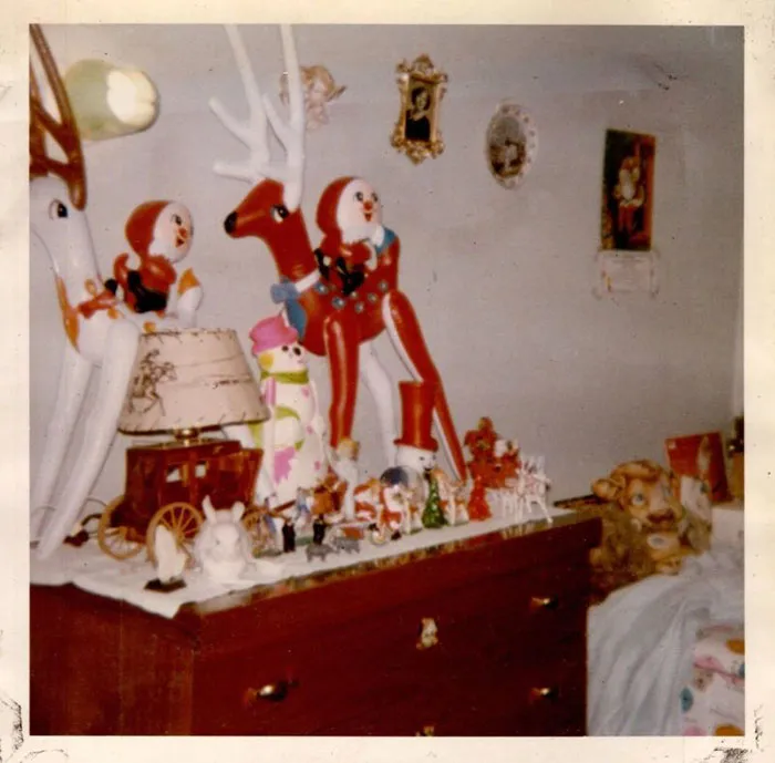 50 Photos Of Christmas Home Decor In The 1950s And 1960s Show How Much Things Have Changed