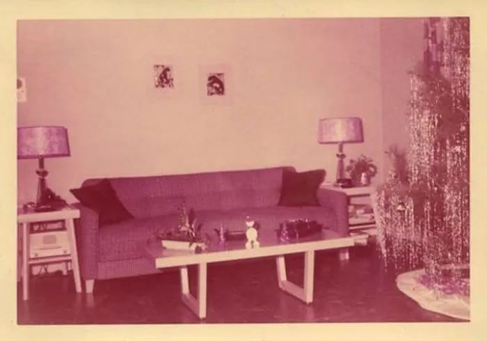 50 Photos Of Christmas Home Decor In The 1950s And 1960s Show How Much Things Have Changed