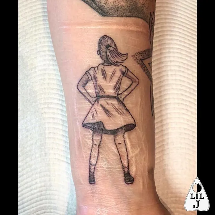 40 Tatuadores que triunfaron cubriendo cicatrices y marcas de nacimiento