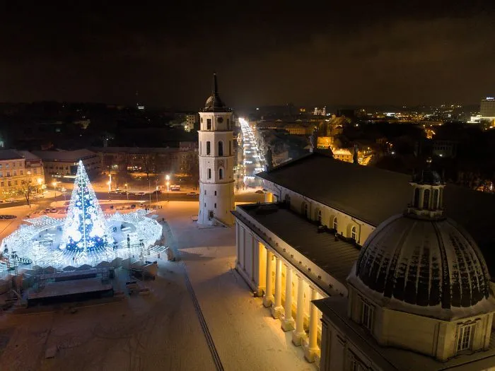 I Spent Owernight Shooting Vilnius’ Christmas Tree To Show You It's Beuty From Above