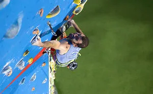 A Special Photography Project With The Finger Amputated Professional Climber Mor Sapir