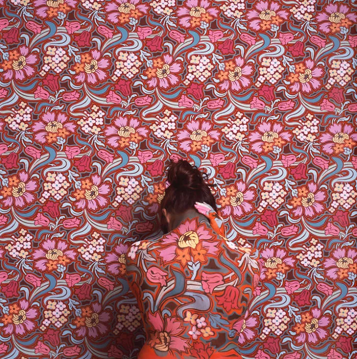 Artist Paints Her Body And Makes It Disappear Into Floral Backgrounds