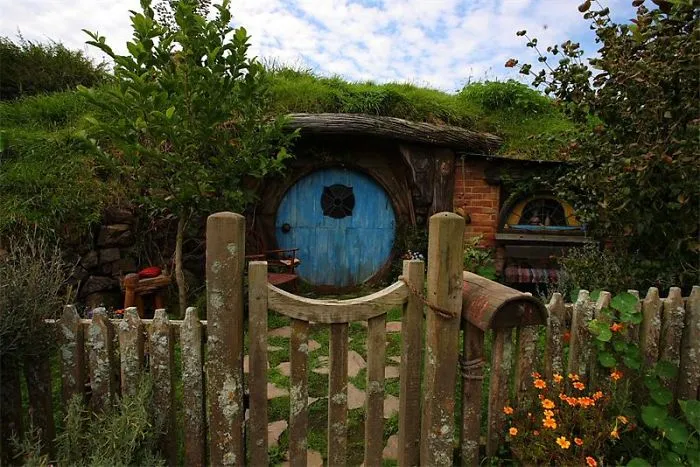 Village Of Hobbits Exists. Welcome To Hobbiton!