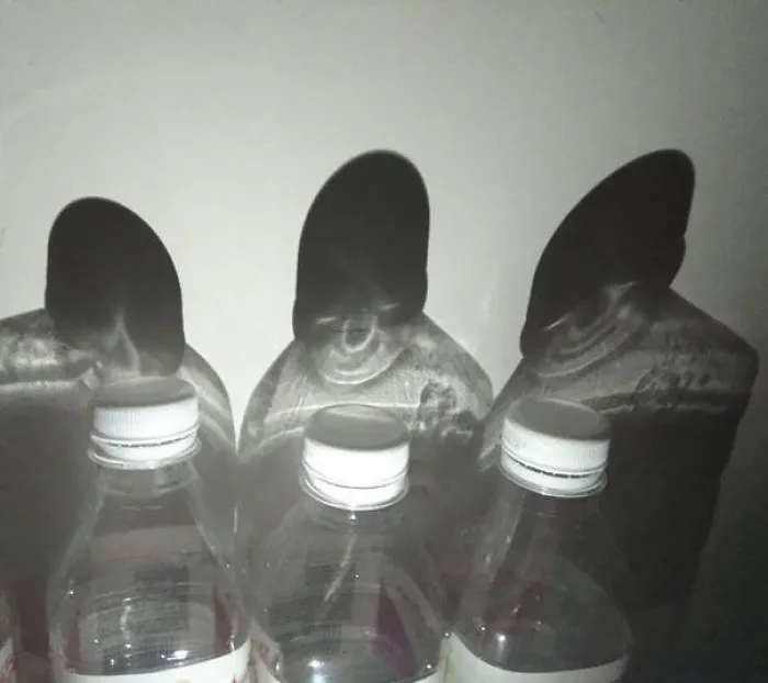 Botellas planeando conquistar el mundo