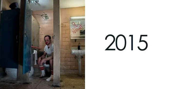 10 Years Ago Mom Told Son To “Sober Up” And Make His Own Christmas Cards, Son Doesn't Disappoint Every Year