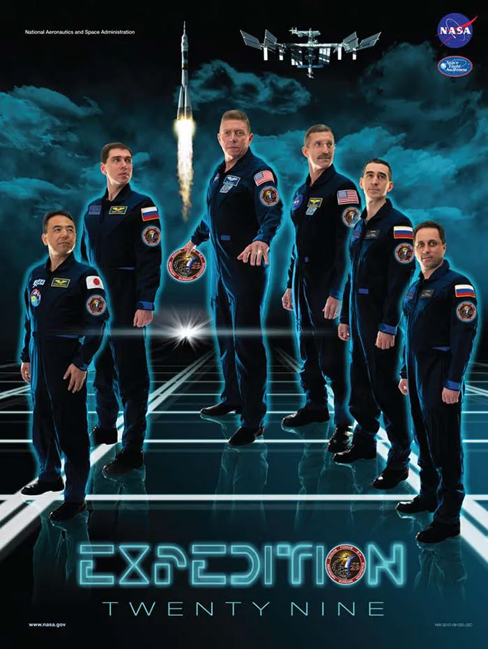 Resulta que la NASA hace posters para cada misión espacial, y son tan raros como divertidos