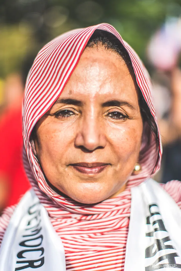 I Capture People Without Their 'Masks' By Getting Very Close To Them
