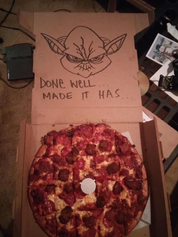 Pidió una bien hecha y vino con Yoda de regalo