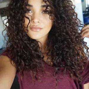 Lolo Saunders
