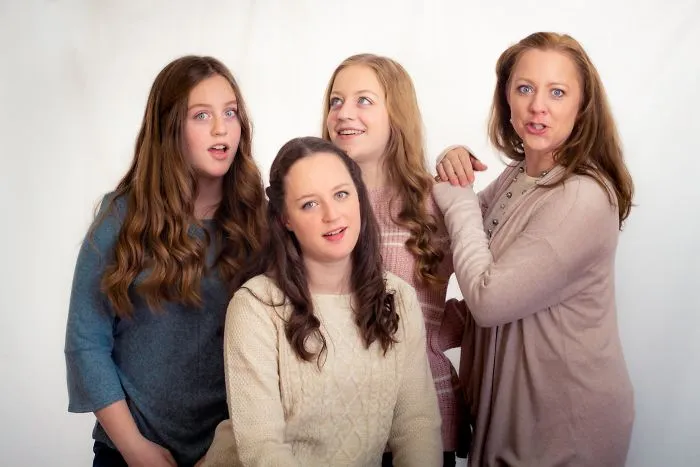 I Needed My Wife And Daughters To Smile During A Photo Shoot, So I Told A Dad Joke
