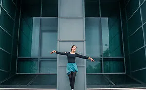 Dancer In The City – Woman Loses Half Of Her Weight And Starts To Dance Ballet.