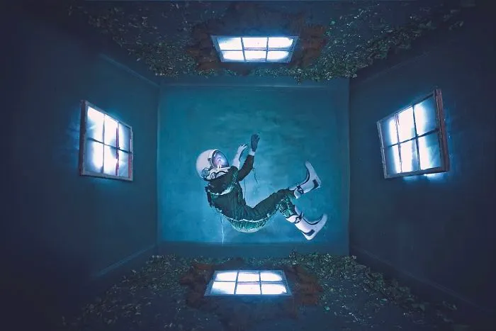 I Travelled 1000 Years Into The Future To Document A Lonely Astronaut's Return To Earth