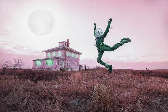 I Travelled 1000 Years Into The Future To Document A Lonely Astronaut's Return To Earth