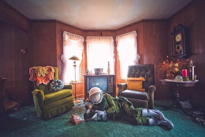 I Travelled 1000 Years Into The Future To Document A Lonely Astronaut's Return To Earth