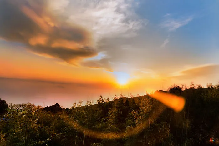 " If You Want To Be Reminded Of The Love Of The 
lord,just Watch The Sunrise."