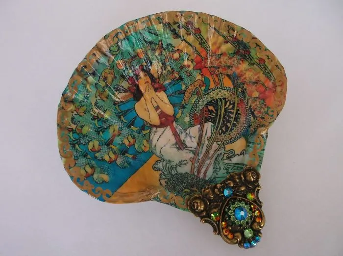 Artist Turns Real Seashells Into Decorative Jewelry Dishes That Look Like Long Lost Treasure