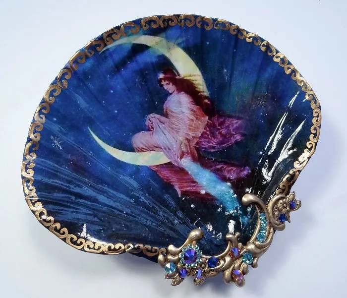 Artist Turns Real Seashells Into Decorative Jewelry Dishes That Look Like Long Lost Treasure