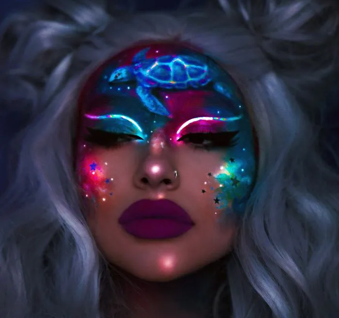 I Use Makeup, UV Paint And Light To Create Glow-In-The-Dark Looks (26 Pics)
