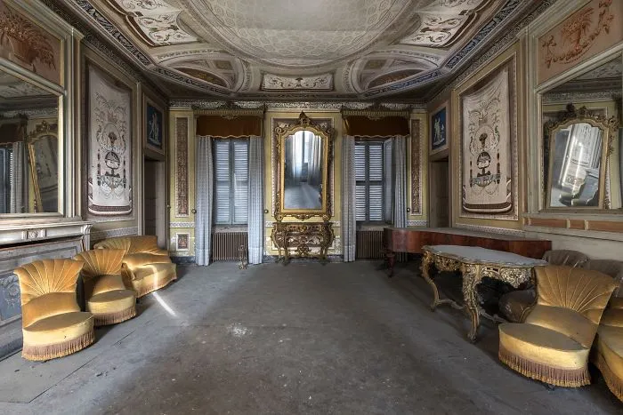50 Photos Of Eerie Abandoned Sites That I Took While Traveling Through Italy