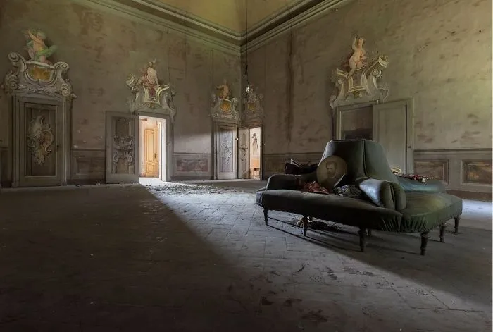 50 Photos Of Eerie Abandoned Sites That I Took While Traveling Through Italy
