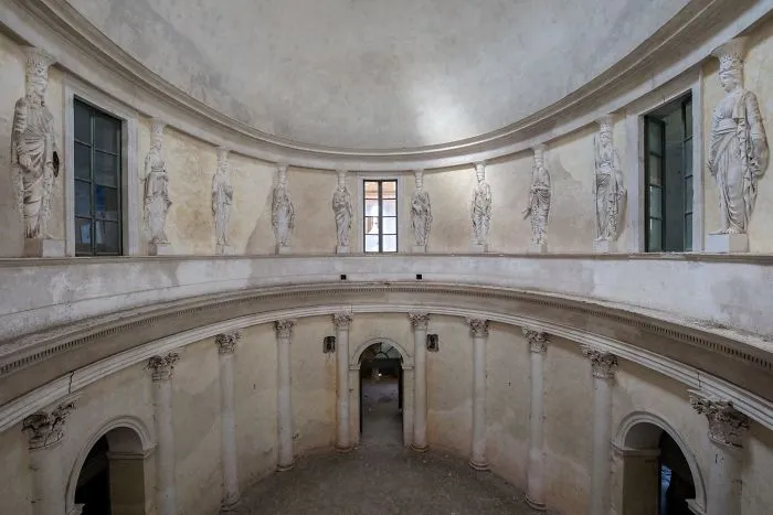 50 Photos Of Eerie Abandoned Sites That I Took While Traveling Through Italy