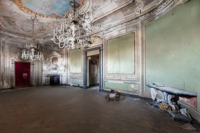 50 Photos Of Eerie Abandoned Sites That I Took While Traveling Through Italy