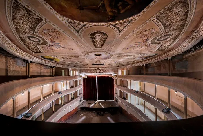 50 Photos Of Eerie Abandoned Sites That I Took While Traveling Through Italy
