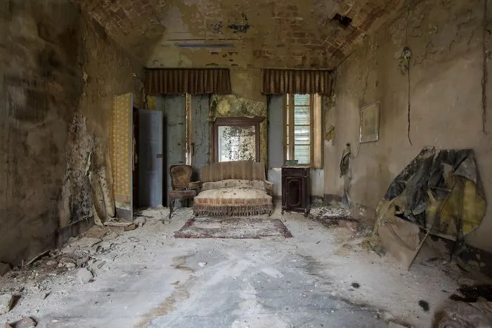 50 Photos Of Eerie Abandoned Sites That I Took While Traveling Through Italy