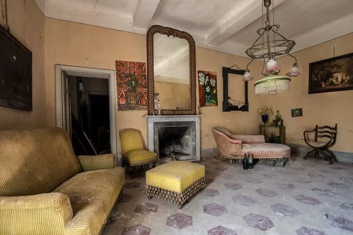 50 Photos Of Eerie Abandoned Sites That I Took While Traveling Through Italy