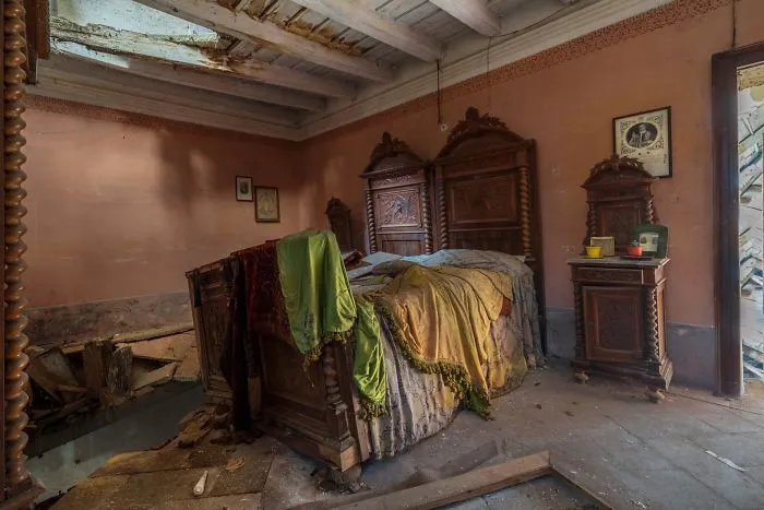 50 Photos Of Eerie Abandoned Sites That I Took While Traveling Through Italy