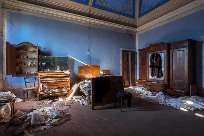 50 Photos Of Eerie Abandoned Sites That I Took While Traveling Through Italy