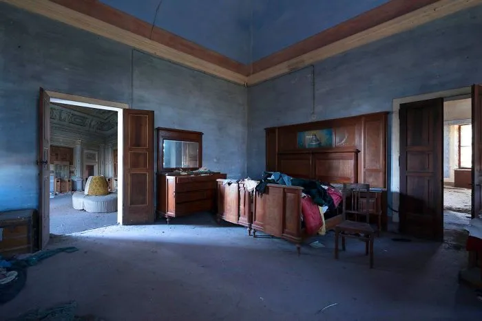 50 Photos Of Eerie Abandoned Sites That I Took While Traveling Through Italy