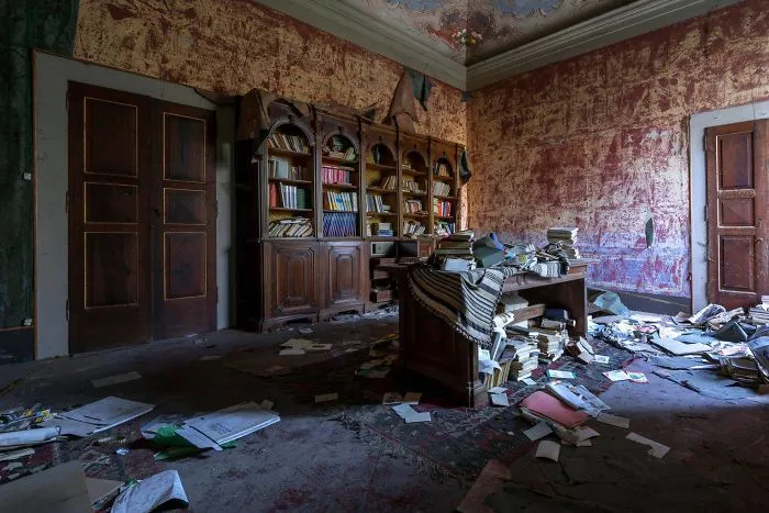 50 Photos Of Eerie Abandoned Sites That I Took While Traveling Through Italy