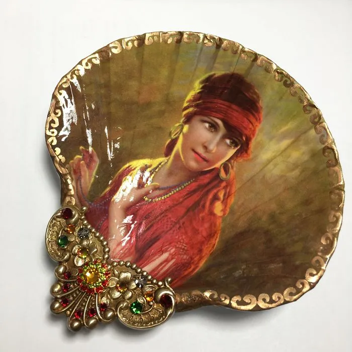 Artist Turns Real Seashells Into Decorative Jewelry Dishes That Look Like Long Lost Treasure