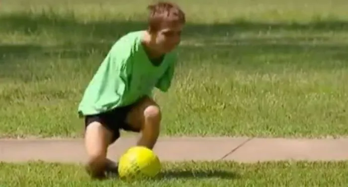 Teen Born Without Arms Determined To Learn How To Drive