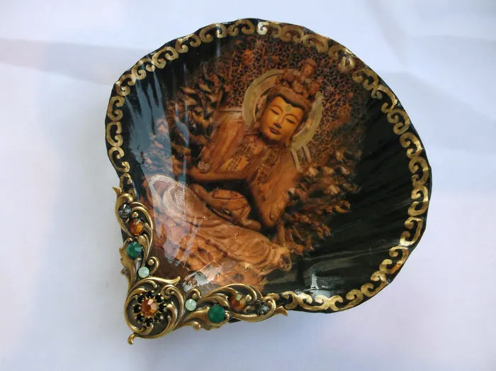 Artist Turns Real Seashells Into Decorative Jewelry Dishes That Look Like Long Lost Treasure