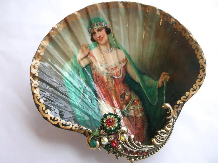 Artist Turns Real Seashells Into Decorative Jewelry Dishes That Look Like Long Lost Treasure