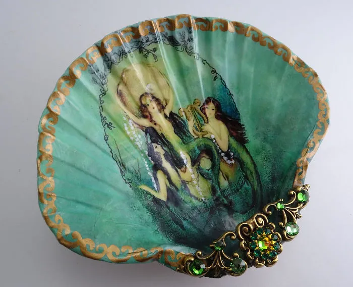 Artist Turns Real Seashells Into Decorative Jewelry Dishes That Look Like Long Lost Treasure
